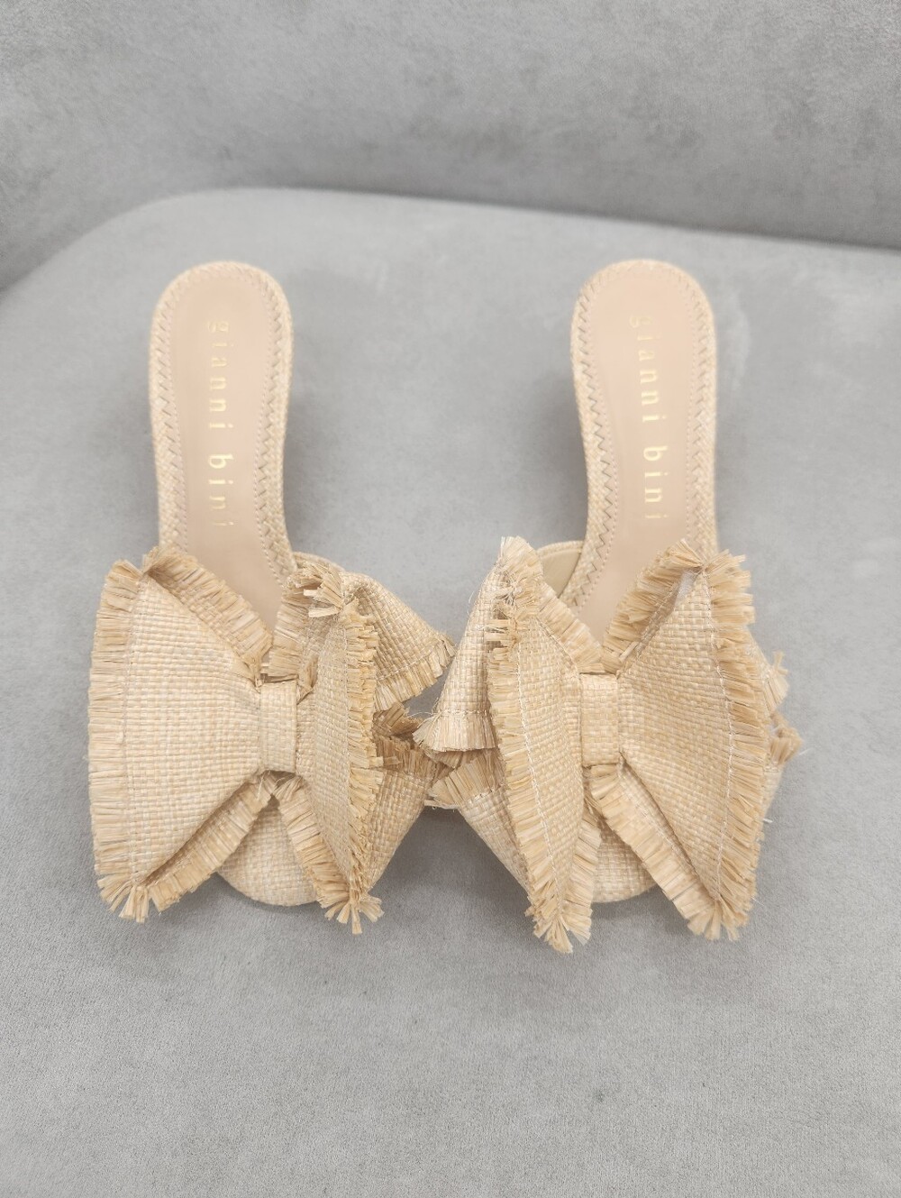 Gianni Bini Mules 8.5 Nude Beige Raffia Le Cadeau Kitten Heel Chunky Bow New$100 - Picture 6 of 16